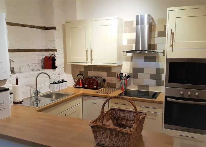 typical-kitchen-old-stables